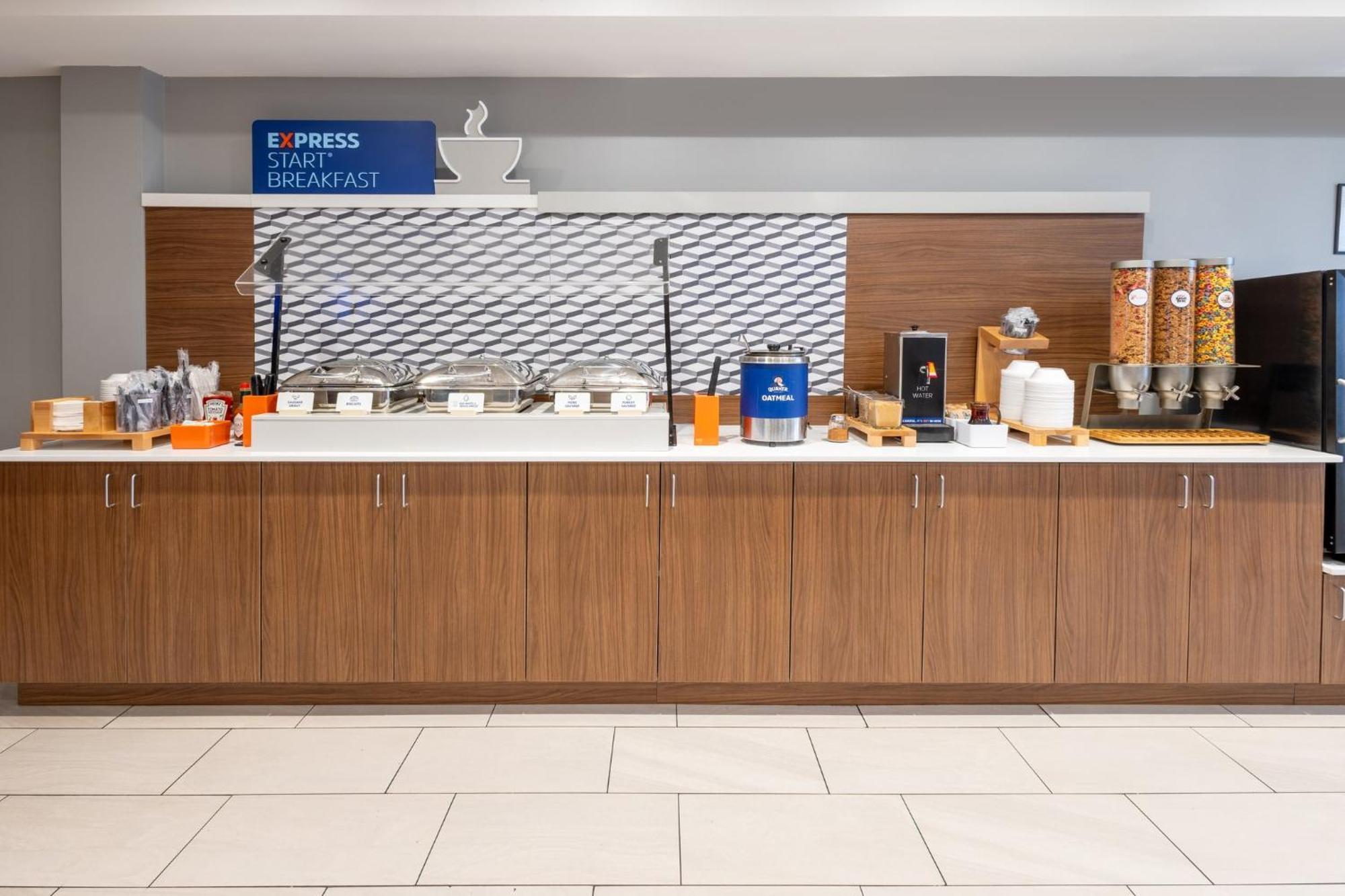 Holiday Inn Express Hotel & Suites Jackson - Flowood By Ihg Exteriör bild